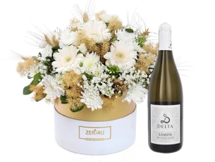 סידור פרחים 'אסיף' בקופסה בגווני לבן, בשילוב בקבוק יין לבן