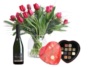 זר אוליפים אדומים בשילוב פרליני שוקולד ובקבוק קאווה