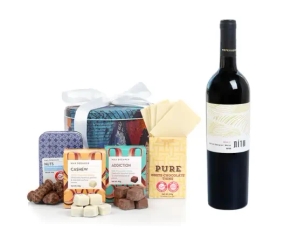 בקבוק יין אדום מיקב טפרברג, בשילוב מארז שווקלד מבית מקס ברנר