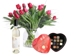 זר צבעוני אדום בשילוב פרליני אהבה ושוקולד לבן