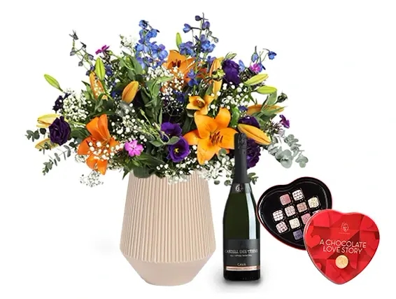 זר צבעי הסתיו ,בגווני כתום וסגול, בשילוב בקבוק קאווה ופרליני אהבה