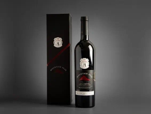 בקבוק יין אדום מאונטן פיק מיקב טורא