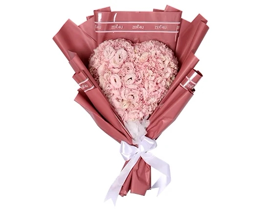 פרחי ליזינטוס בצורת לב עם עטיפה מעוצבת