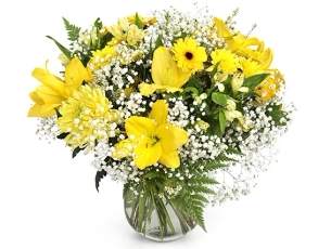 זר פרחים 'אור זורח'  בגווני צהוב  ונגיעה לבנה