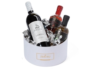 מארז 'בוטיק' לפסח הכולל : יינות, שמן זית ושוקולדים