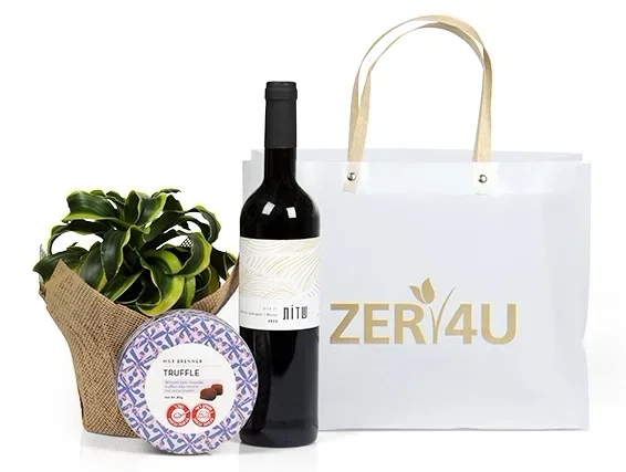 מארז מתנה הכולל יין אדום, עציץ ושוקולד