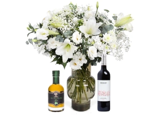 זר פרחים 'גפן' בגווני לבן, בשילוב בקבוק יין אדום ושמן זית